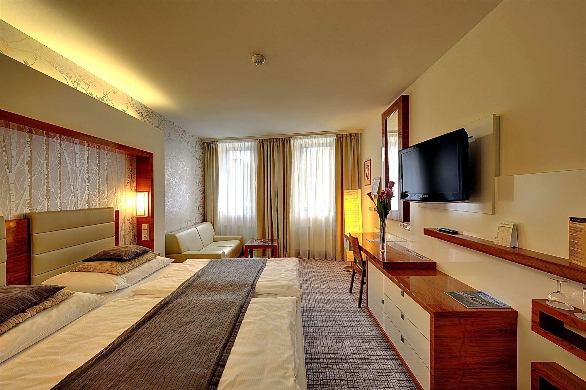 St. Joseph Royal Regent Hotel 4*